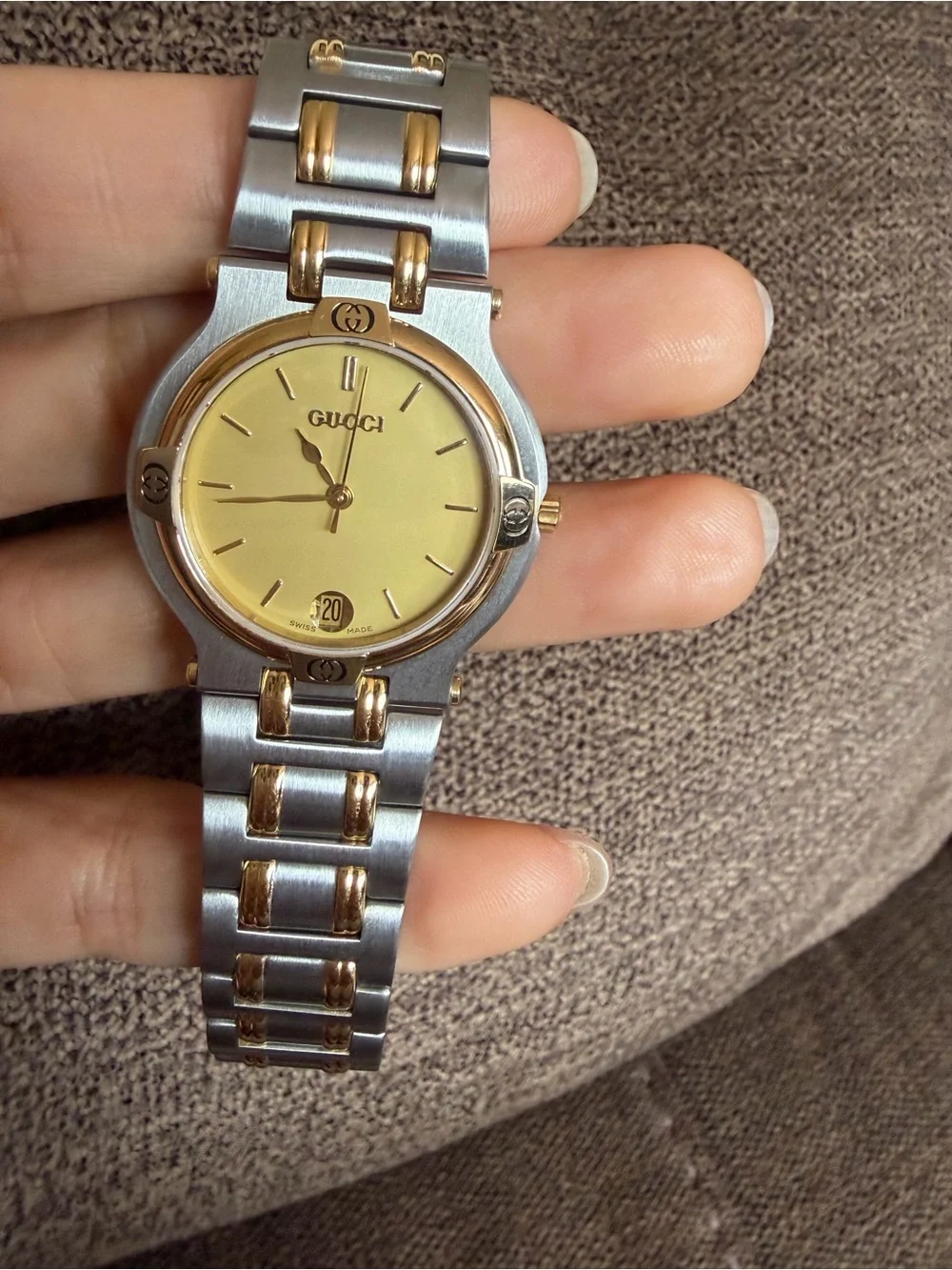 Gucci 9000M Swiss Quartz Watch 31.7mm Two-Tone | Full Bracelet | Box & Papers |